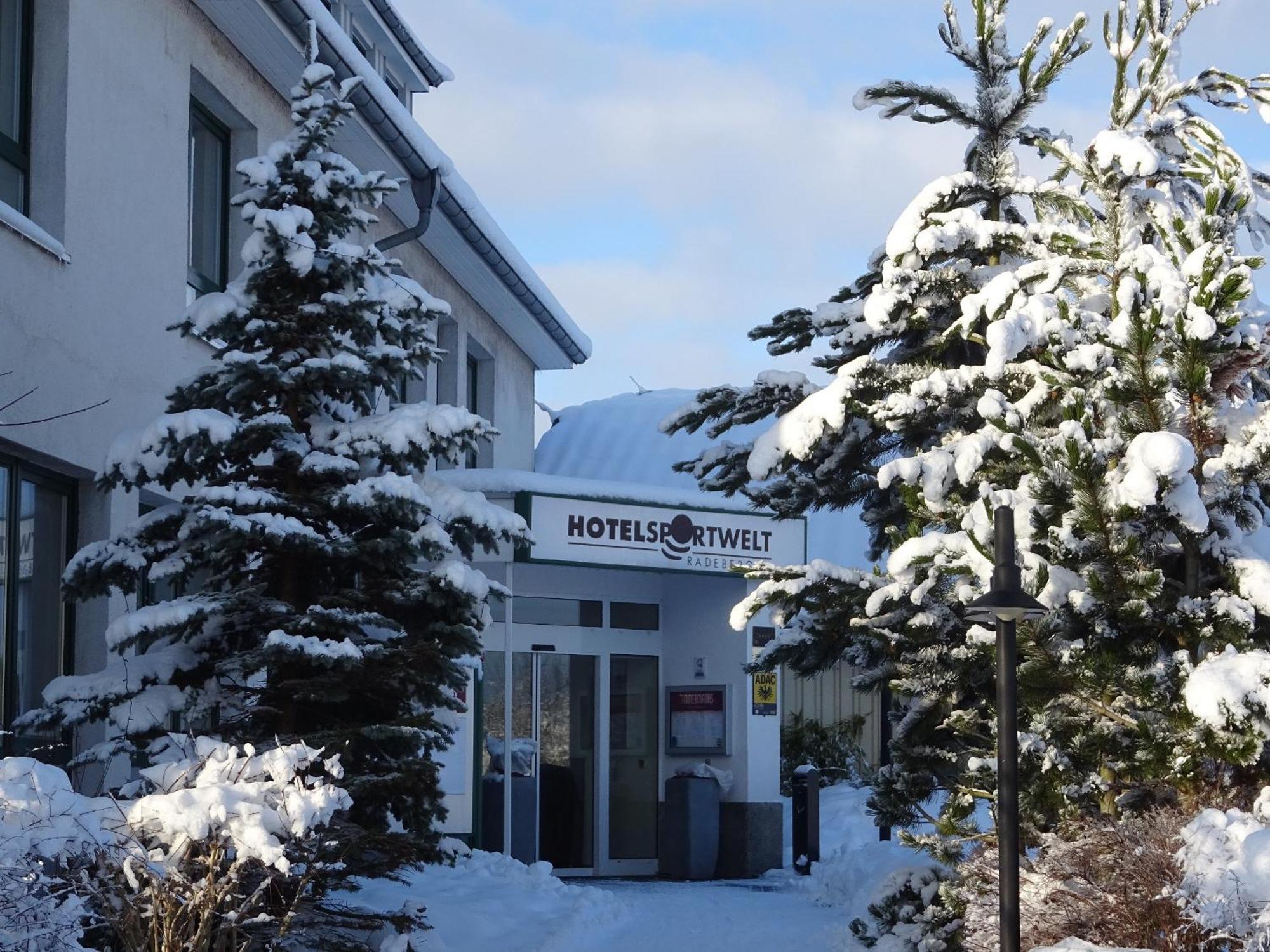 Hotel Sportwelt Radeberg Extérieur photo