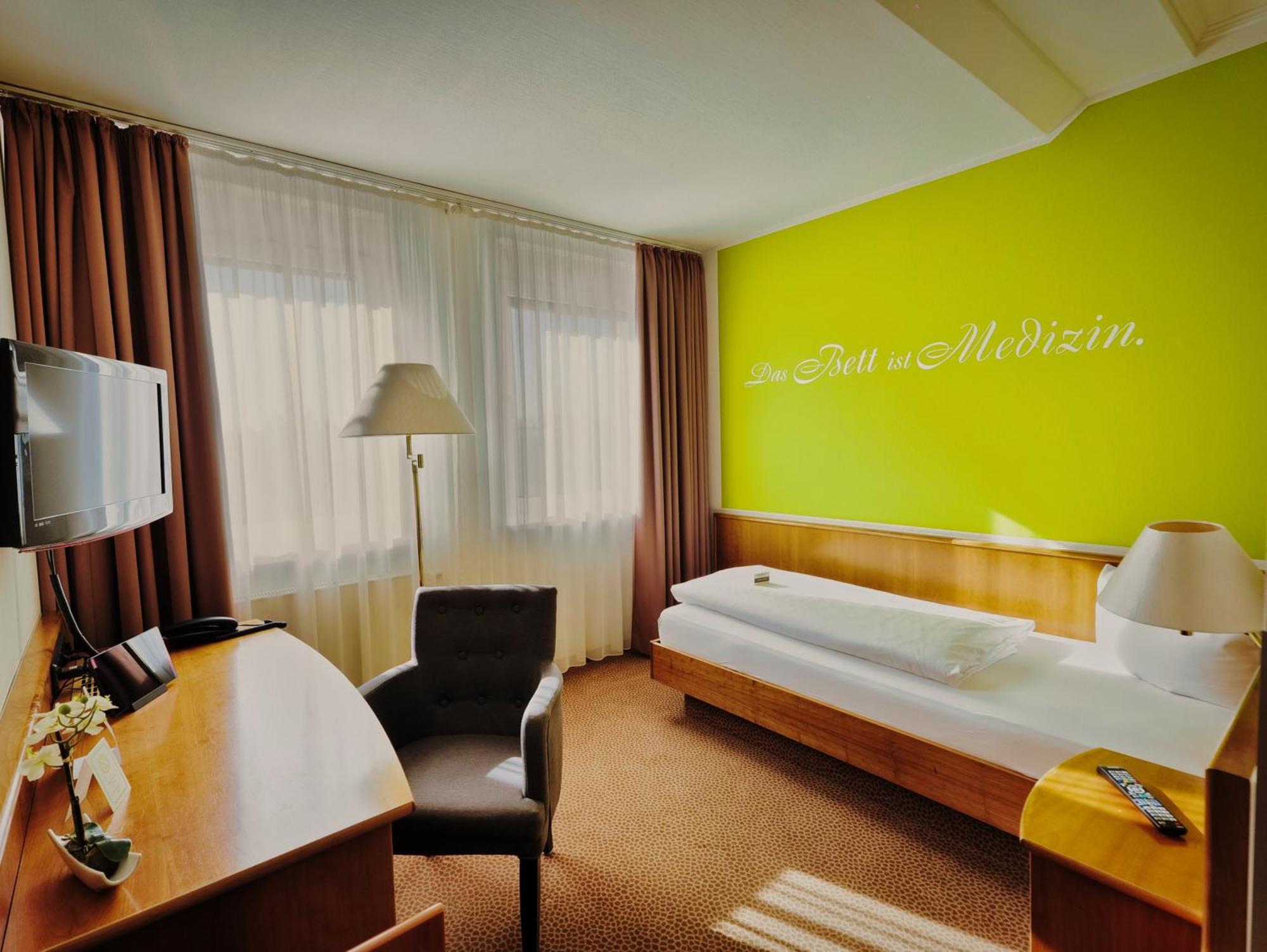 Hotel Sportwelt Radeberg Extérieur photo