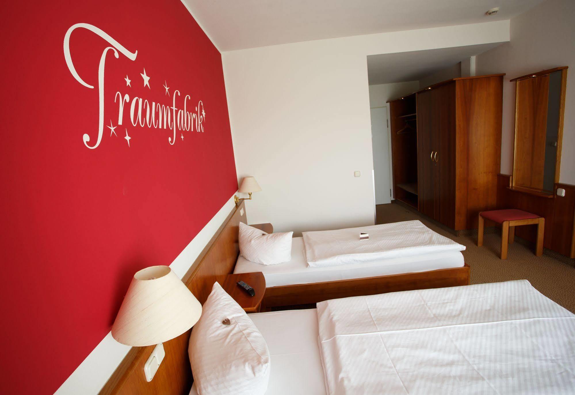 Hotel Sportwelt Radeberg Extérieur photo