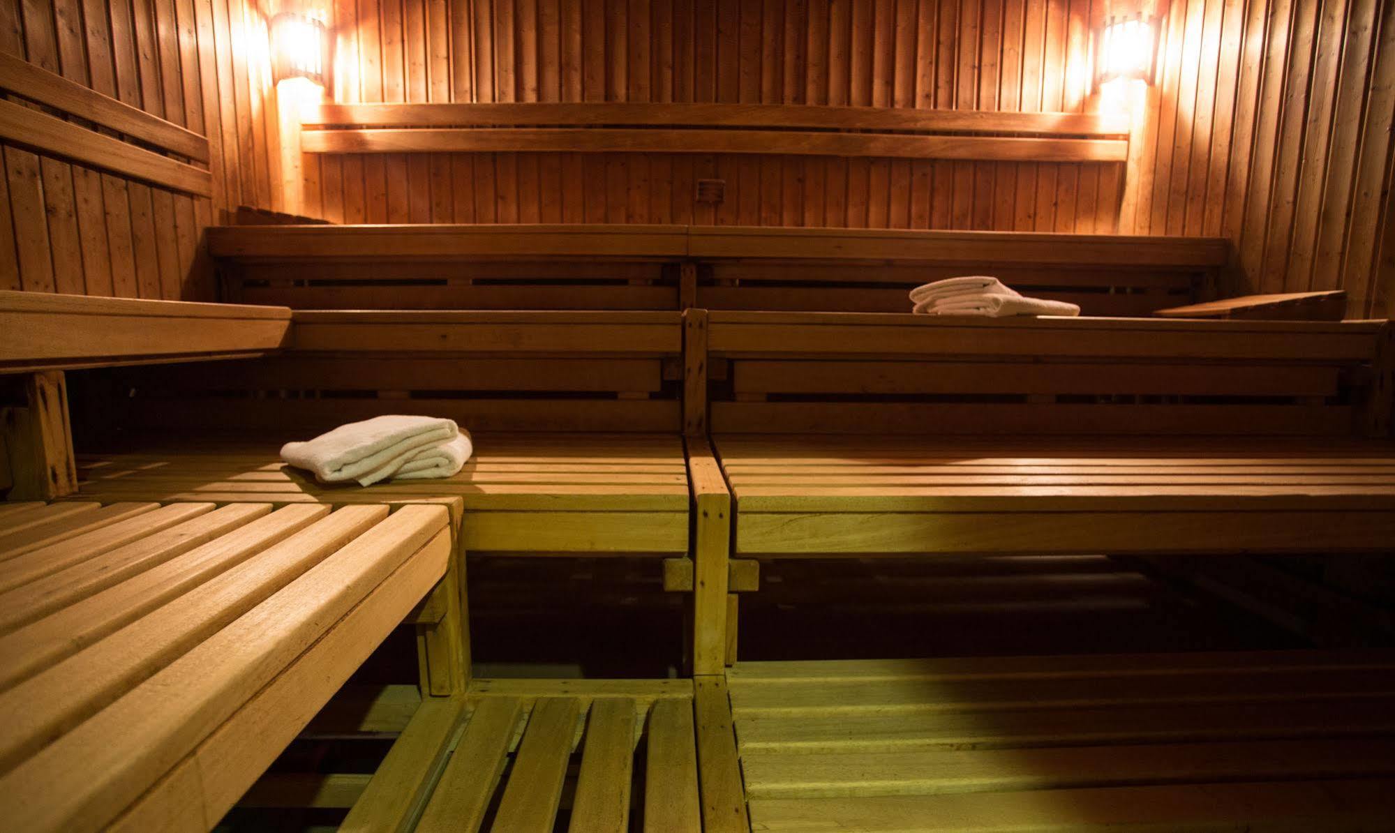 Hotel Sportwelt Radeberg Extérieur photo