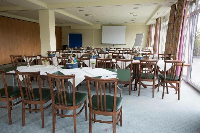 Hotel Sportwelt Radeberg Extérieur photo